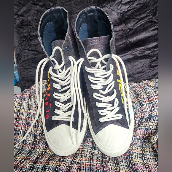 SOLD Authentic Louis Vuitton sneakers - Picture 4 of 15